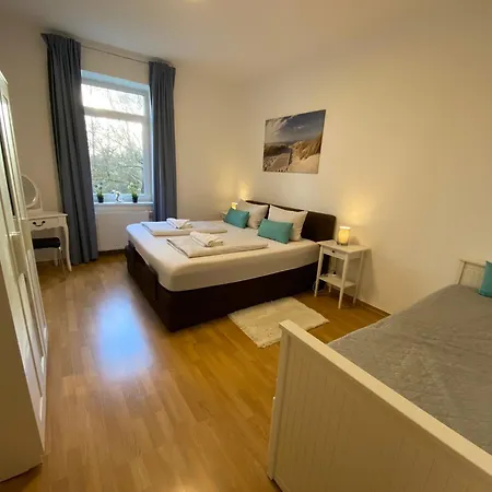 Zur Schleuse - Ferienwohnung Bis 6 Personen Mit Gem Garten Rostock Exterior photo